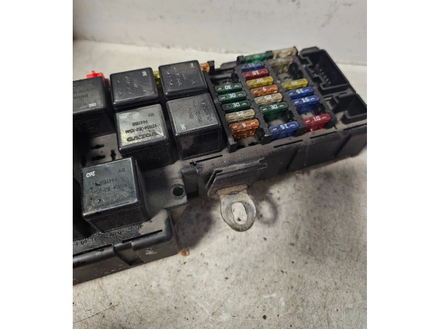 Блок предохранителей  9452993, 518323118   Volvo V70    