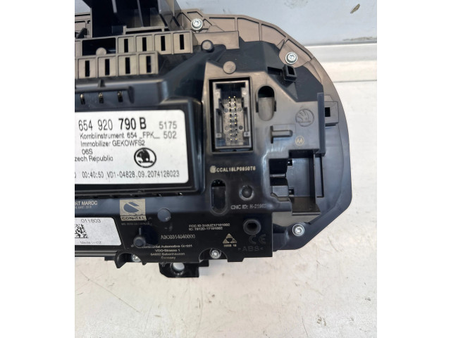 Панель приборов 654920790B, 2074128023 Skoda Kamiq