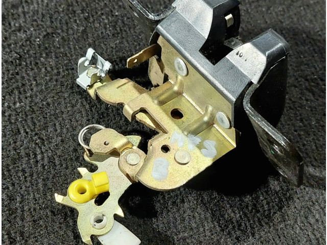 Замок багажника Mitsubishi Space Star 1998-2005 года