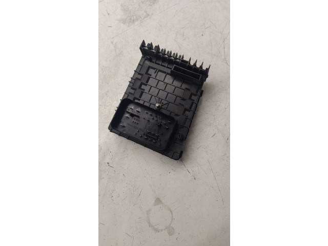 Блок предохранителей  1K0937125D   Skoda Octavia Mk2 (1Z)    