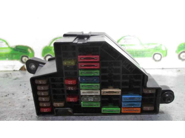 Блок предохранителей 1P1245751   Seat Leon (1P)    