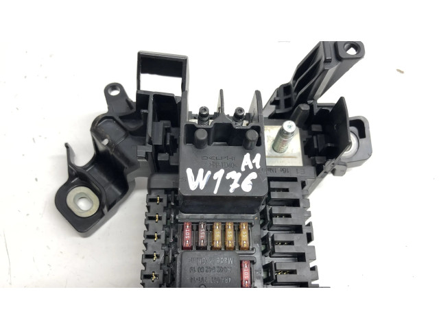 Pojistková skříňka 2465400340 Mercedes-Benz A W176 2013