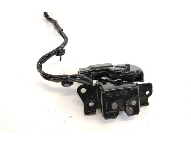 Zámek zadních dveří    Lexus CT 200H 2011