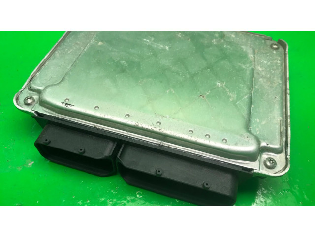 Блок управления двигателем Блок управления 038906019KT, 0281011219 Skoda Fabia Mk1 (6Y)