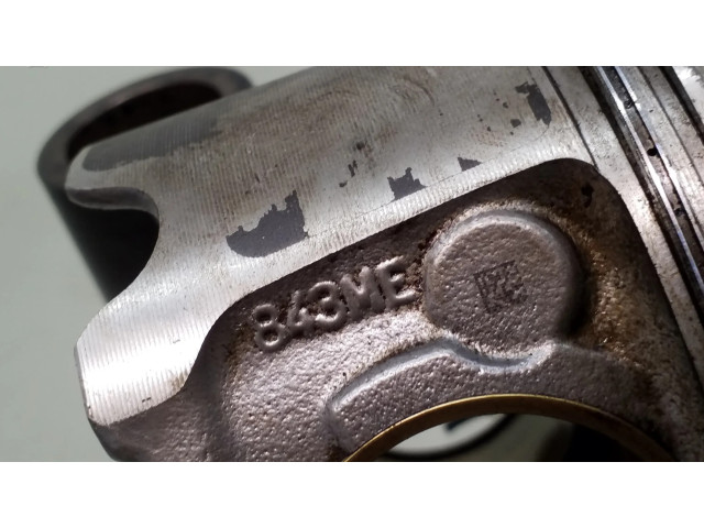 Píst BMW 5 G30 G31 pro naftový motor 2.0 B47d20a