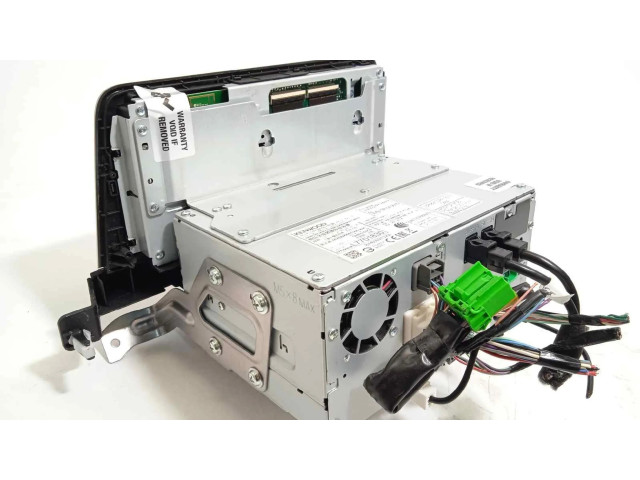 Радио/ проигрыватель CD/DVD / навигация