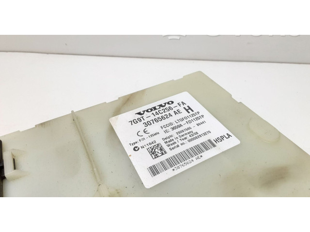 Pojistková skříňka 30765624, 7G9T14C256FA Volvo XC60 2009