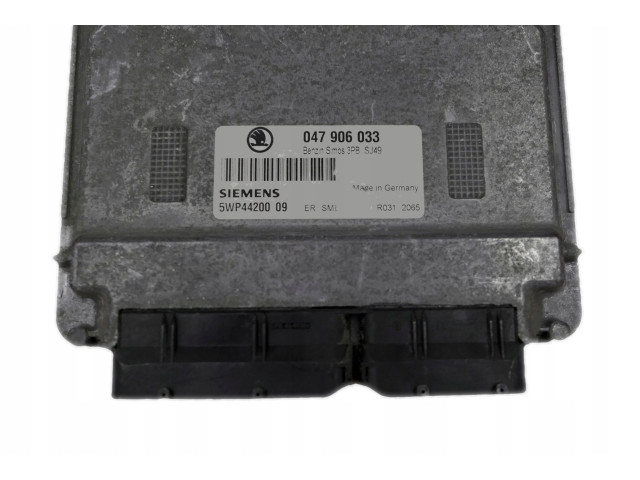 Блок управления двигателя 047906033, 5WP44200 Skoda Fabia Mk1 (6Y)
