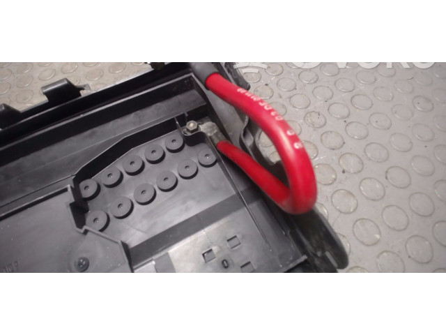 Блок предохранителей Skoda Fabia Mk1 (6Y)