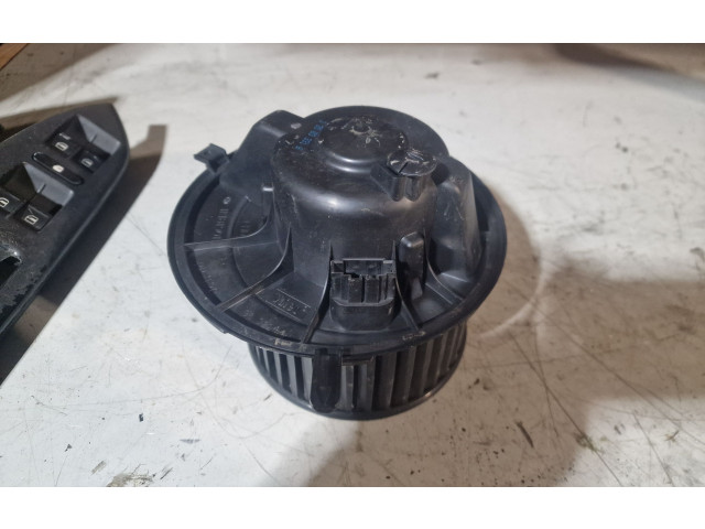 Вентилятор печки Volkswagen Touran I