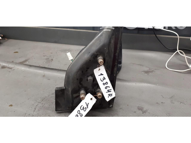 Zpětné zrcátko Nissan Serena 2014