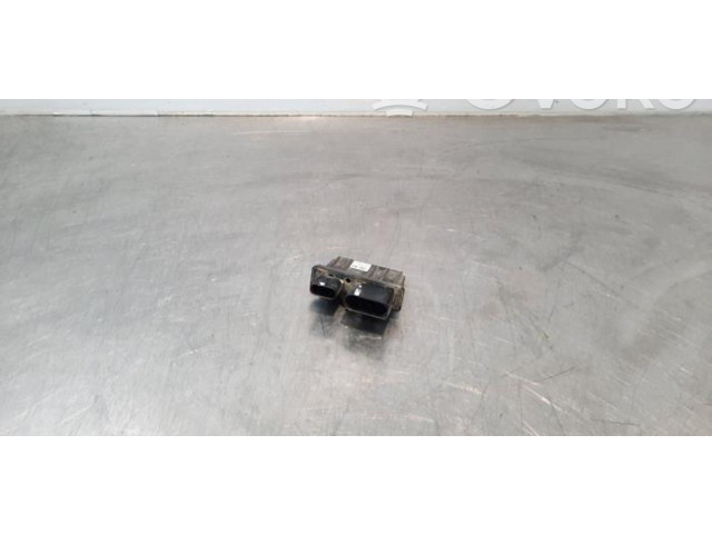 Zámek zadních dveří 7N0941329 Volkswagen Amarok 2017