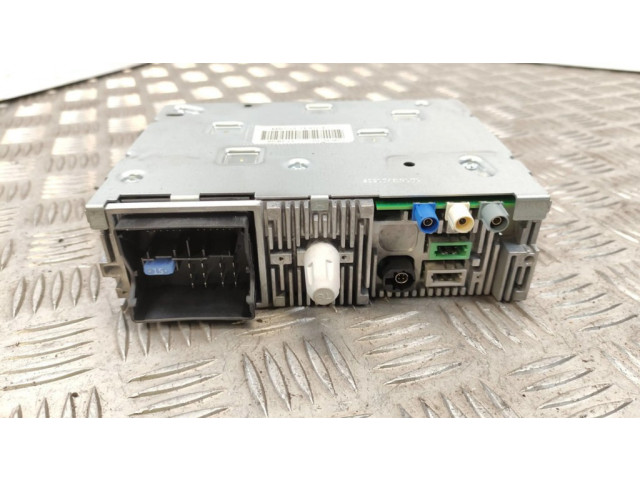 Радио/ проигрыватель CD/DVD / навигация