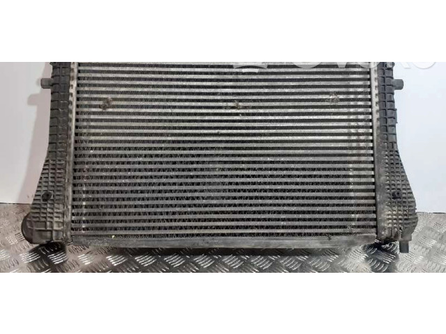 Интеркулер  1K0145803T, 3C0145805P   Skoda Octavia Mk2 (1Z) 