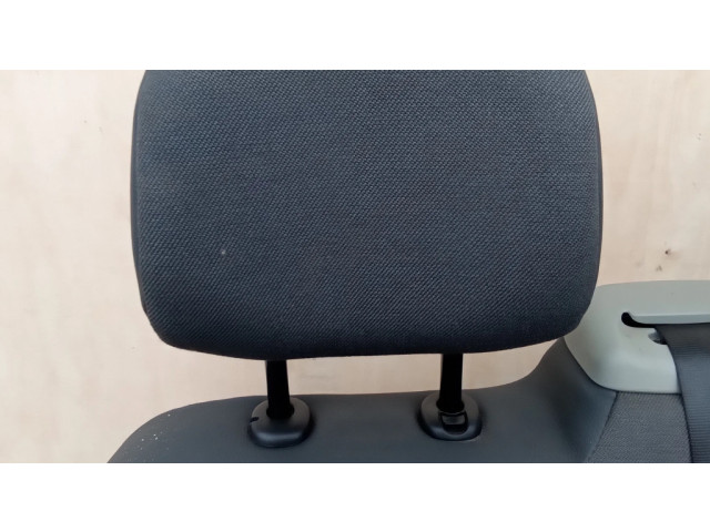 Переднее двухместное сиденье