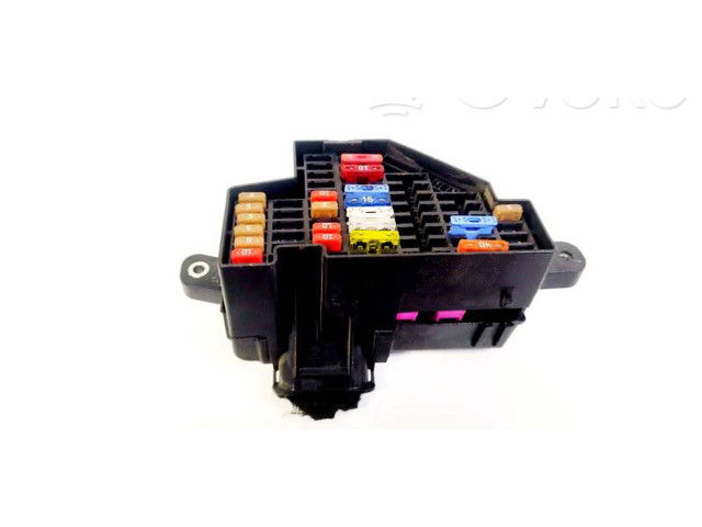 Блок предохранителей Skoda Octavia Mk2 (1Z)