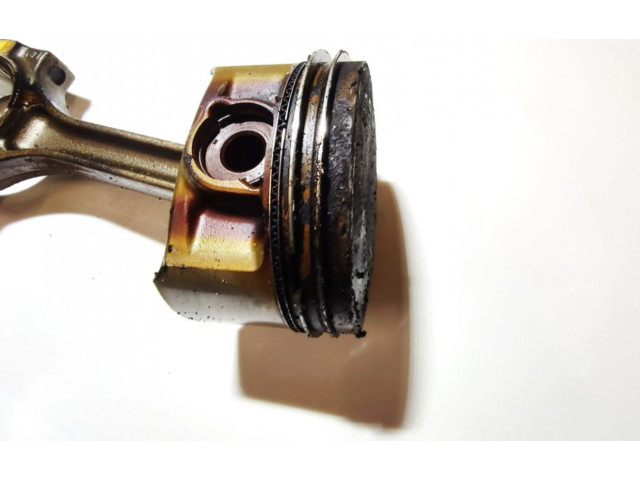 Píst    Saab 9-3 Ver2     