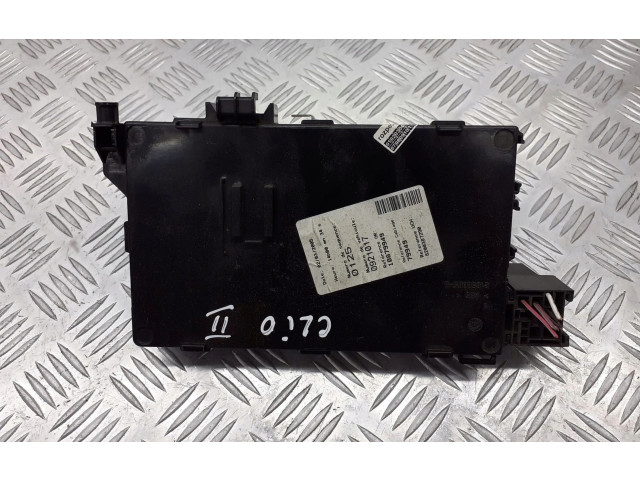 Блок предохранителей 8200387290 Renault Clio II