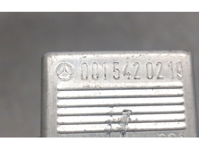 Pojistková skříňka 0015420219 Mercede-Benz S W126 1988