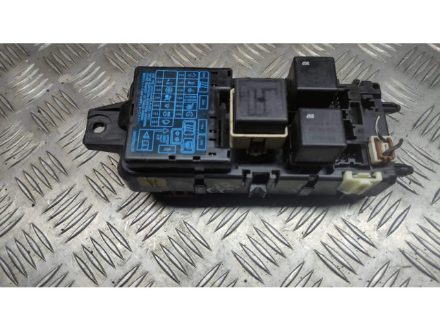 Блок предохранителей MR318828 Mitsubishi Carisma