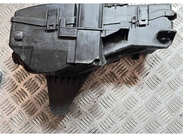 Блок предохранителей 9494210 Volvo S80