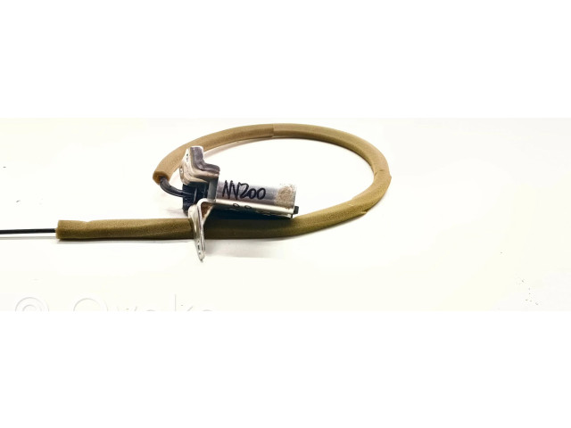 Замок багажника     Nissan NV200 2009- года