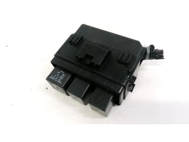 Блок предохранителей Mitsubishi Outlander