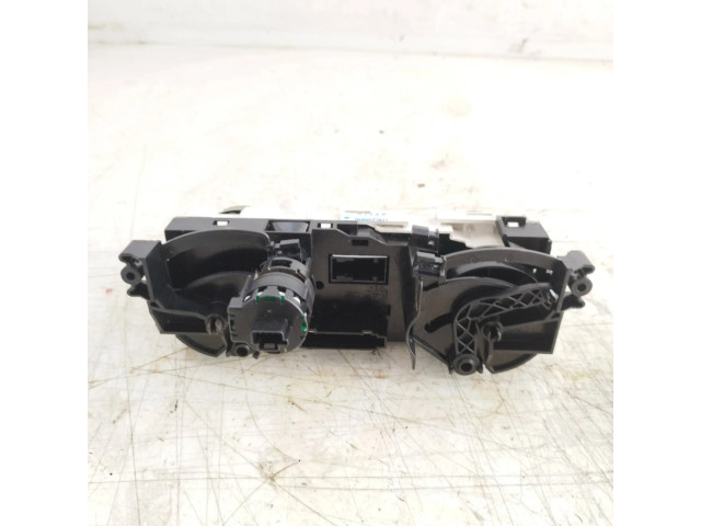 Блок управления климат-контролем P7820A221Y, 69660063 Mitsubishi Colt