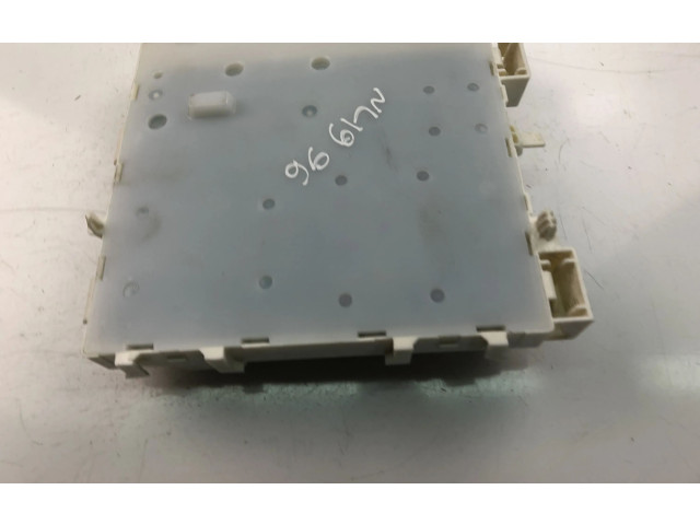 Блок комфорта 32268107AB Volvo XC40