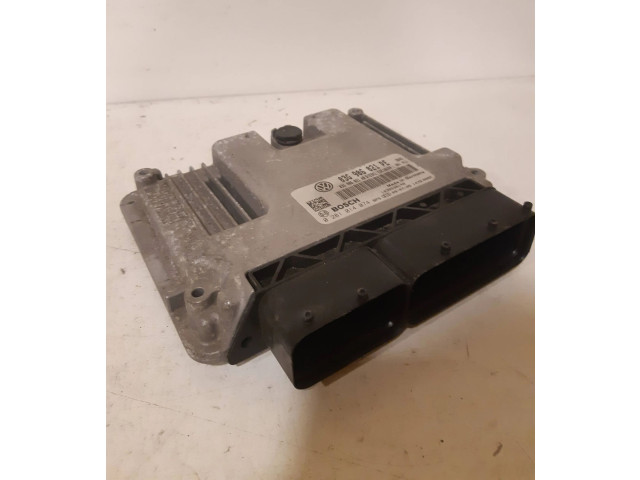 Блок управления двигателя 03G906021PE Volkswagen Caddy