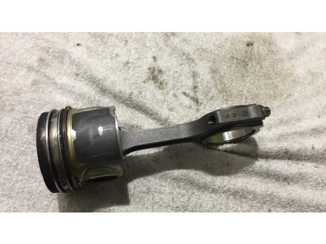 Píst ATE00, RFGK206205BA   Ford Transit  pro naftový motor 2.0  