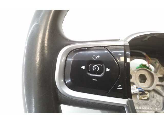 Volant Volvo XC60 2022 32227594