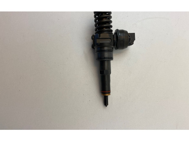 Vstřikovač 038130073B Volkswagen Caddy BMM