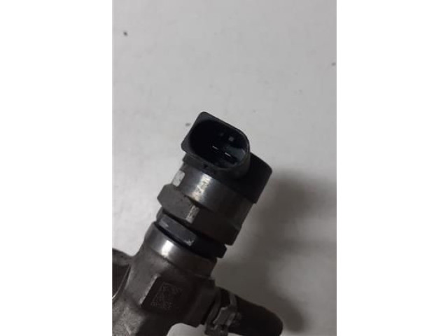 Топливная рампа 04L089   Audi A3 S3 8V   для двигателя CRBC