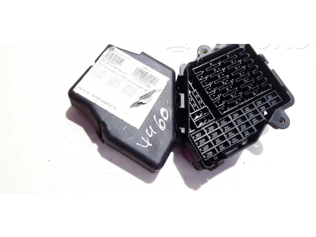 Блок предохранителей Volkswagen Golf IV