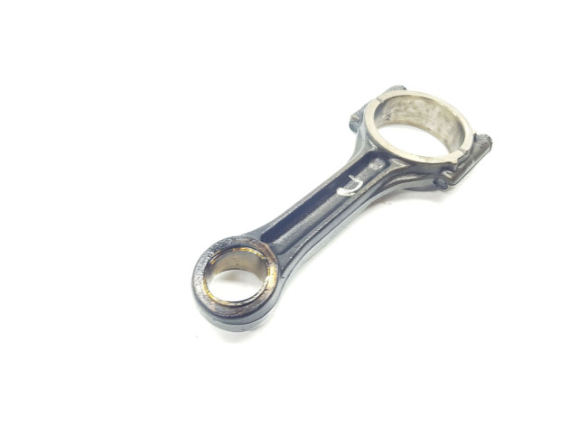 Шатун DFGA 04L105401A, 04L105401A    Skoda Superb B8 (3V)  