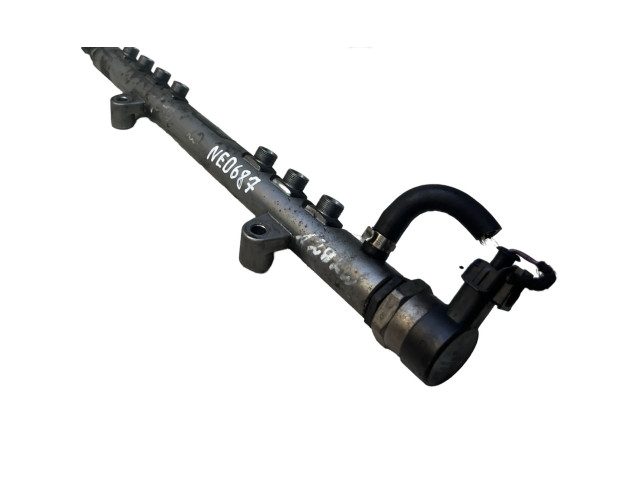 Топливная рампа 30777759   Volvo V70  