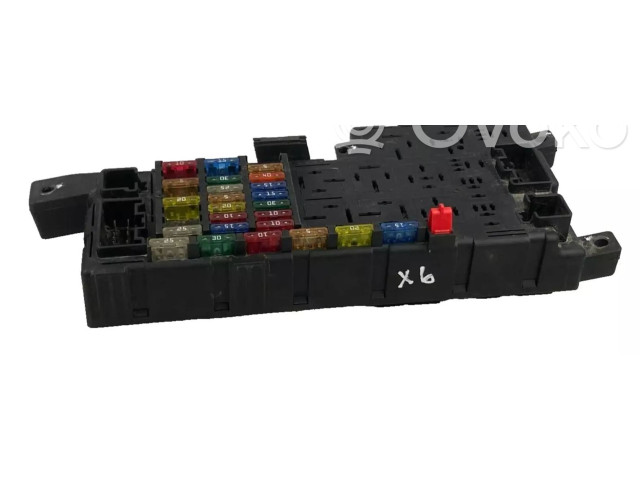 Блок предохранителей 8678449, 518823017 Volvo S80