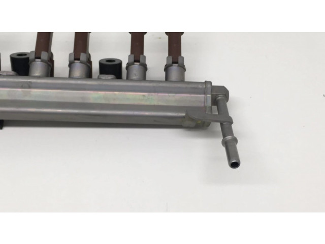 Топливная рампа 232500Q040 Toyota Yaris 1.0