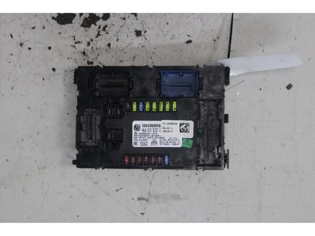 Блок предохранителей    Jeep Renegade    