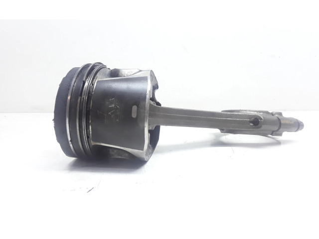  Поршень с шатуном D5244T10   Volvo V70  