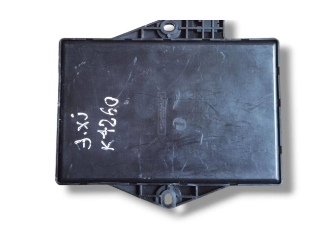 Блок предохранителей 2W93-14A073-CE Jaguar XJ X350