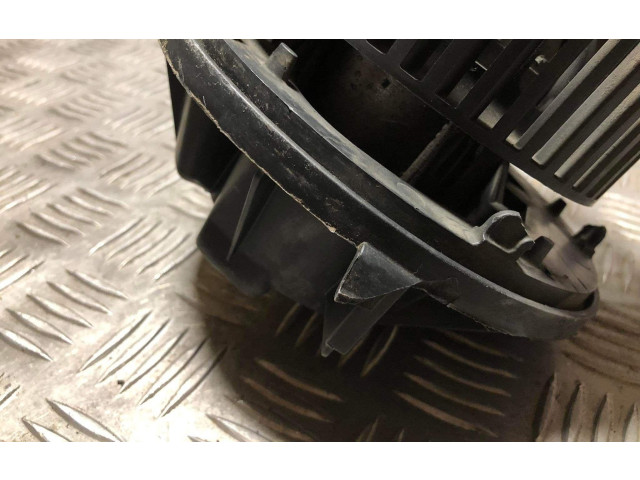 Вентилятор печки Citroen C5 2005 - 2008 года
