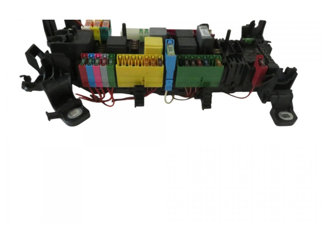 Блок предохранителей A2465400340, A2465400340 Mercedes-Benz A W176