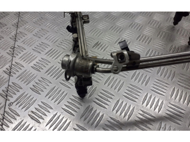 Топливная рампа 078133551L Audi A6 S6 C5 4B