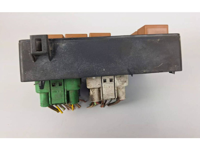 Блок предохранителей 518238100 Jaguar XJ X308