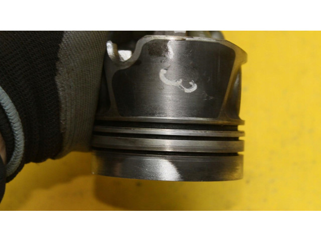 Píst    Audi A8 S8 D4 4H     