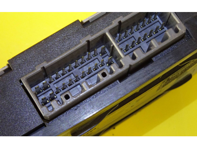 Блок управления MR916006 Mitsubishi Carisma