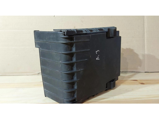 Pojistková skříňka Крышка ящика предохранителей 1K0937132F, 1017180061 Audi A3 S3 A3 Sportback 8P 2006