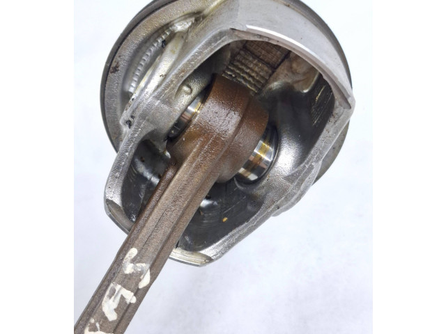 Píst 37130, BO216A Porsche Panamera (970)